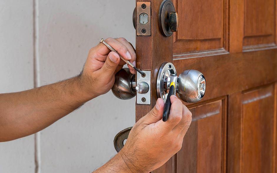 comment ouvrir une porte sans clef Domont