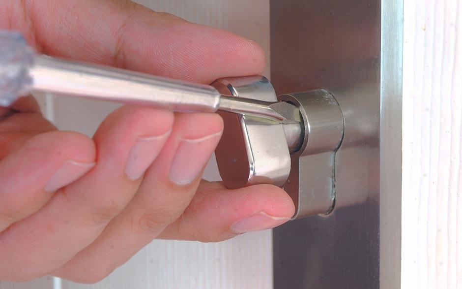 changer serrure porte blindée hlm Montreuil